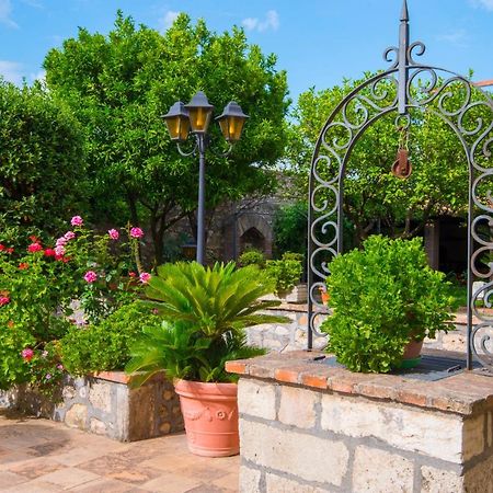 Bed and Breakfast Torre Caetana Minturno Exterior foto