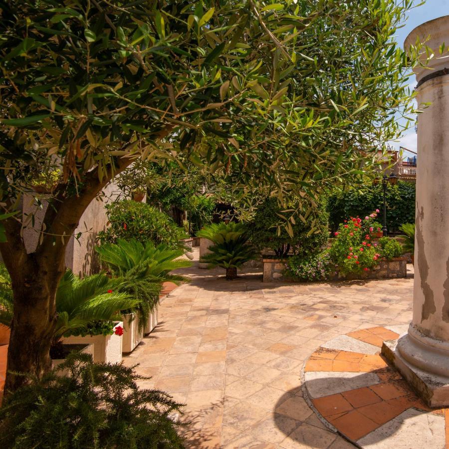 Bed and Breakfast Torre Caetana Minturno Exterior foto